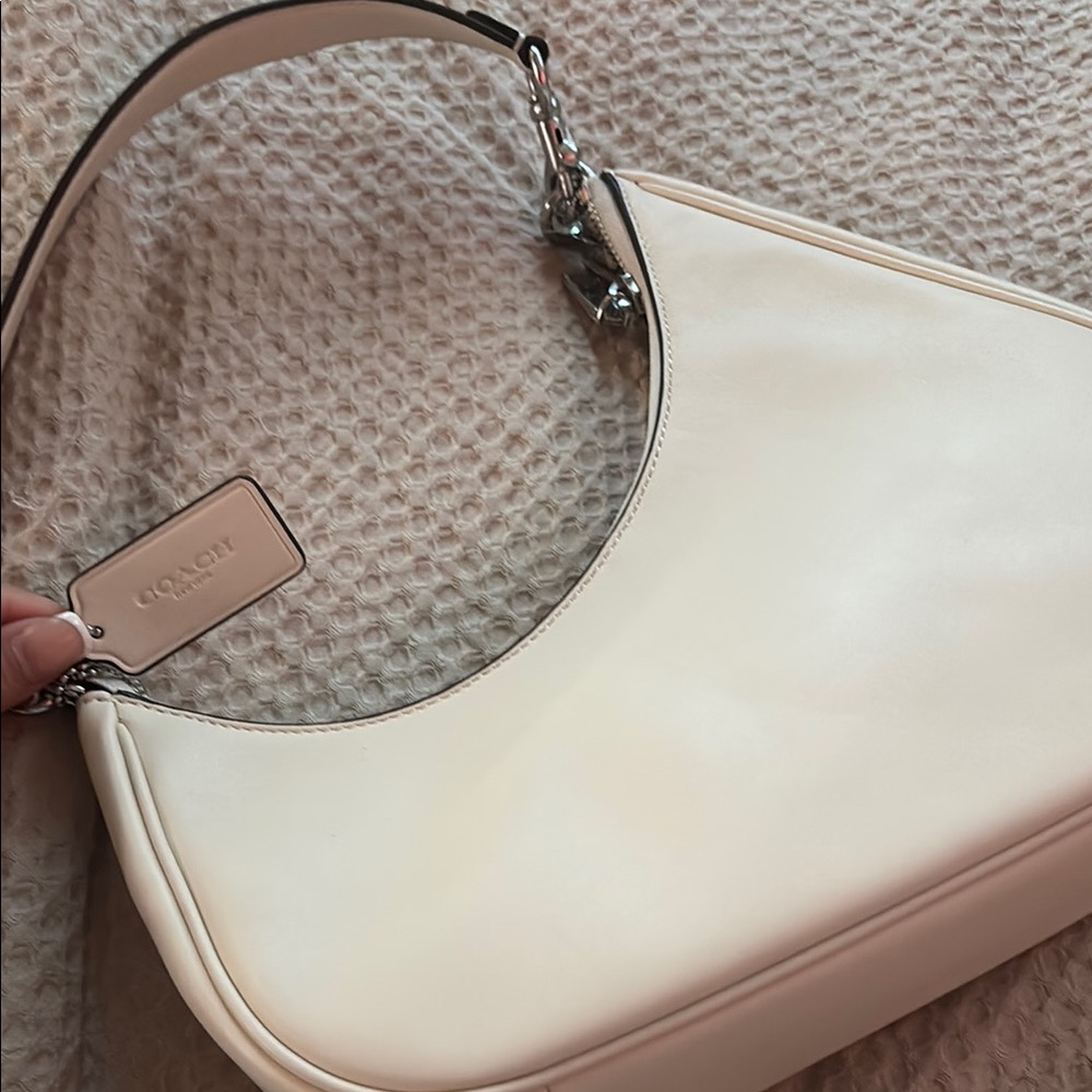 Coach Women's Light Pink Shoulder Bag - Picture 2 of 4